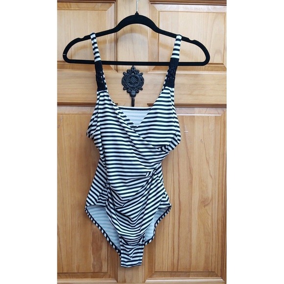 Merona Other - Merona Size M Black & White Striped No Wire Padded Bra Swimsuit  Bathing Suit